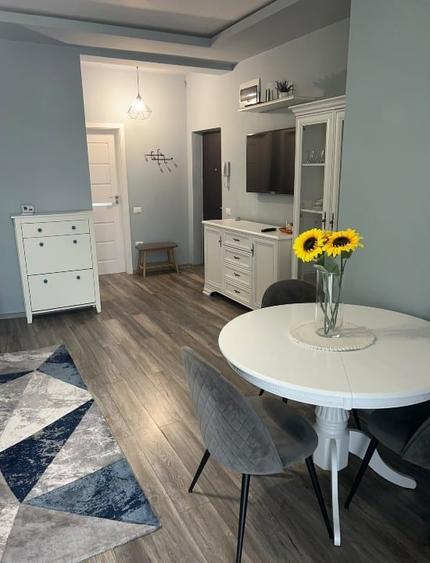Apartament cu 2 camere semidecomandat, mobilat în Dumbrăvița