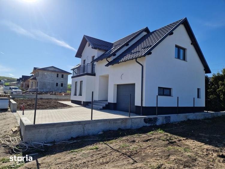 Casă cu 4 camere cu Teren 120 Mp în Ipotești