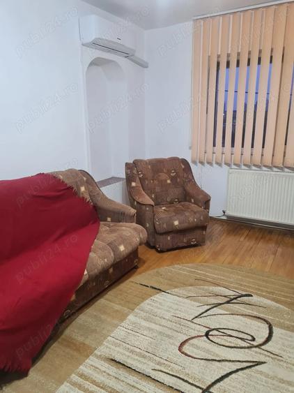 Apartament cu 3 camere decomandat, mobilat în Nicolina