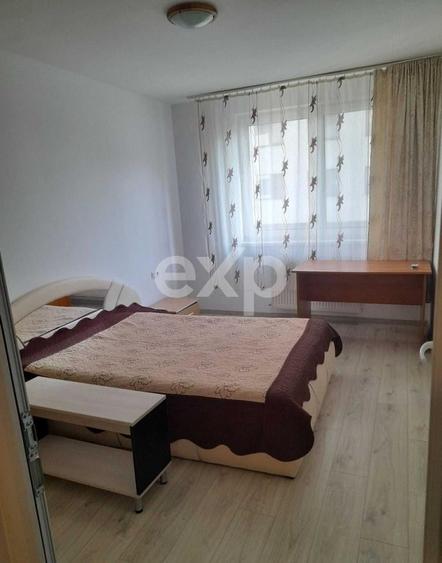 Apartament cu 3 camere semidecomandat, mobilat în Mărăști