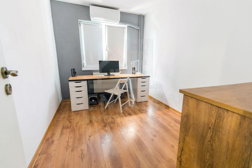 Apartament cu 3 camere semidecomandat, mobilat în Craiovița Nouă