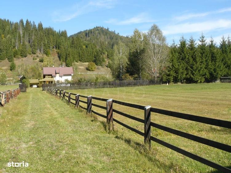 Casa cu etaj , de caramida, pe teren de 1680 M2, intabulat si c - 2