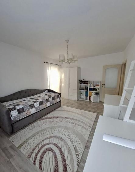 Apartament cu 2 camere decomandat, mobilat în Dârste