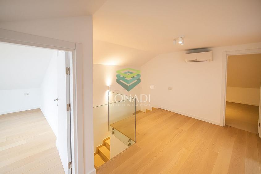 Casă individuală cu 9 camere cu Canalizare în Corbeanca