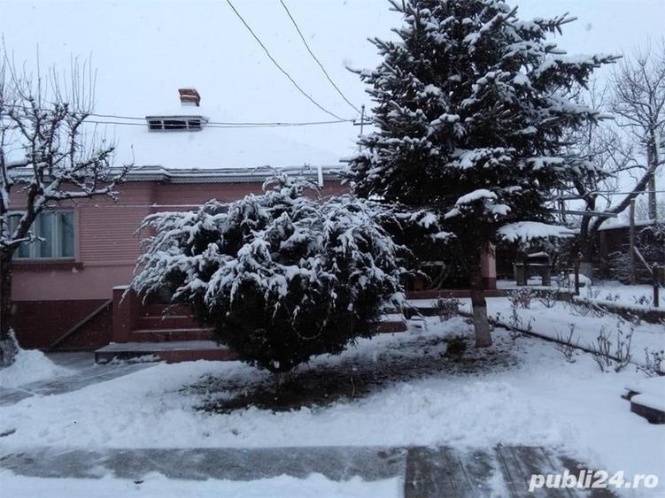 Casă cu 5 camere cu Teren 3000 Mp în Lespezi