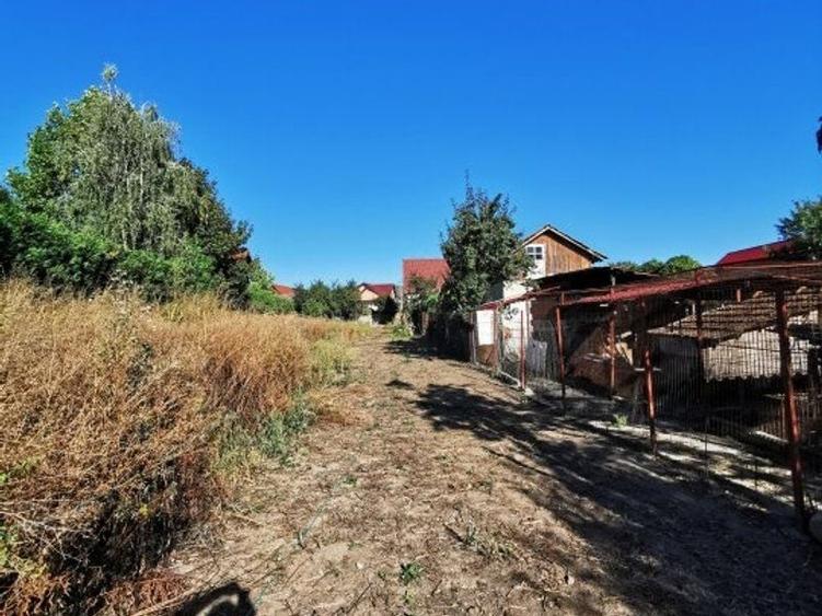 Teren Construcții intravilan de 1585 mp, în Ostroveni