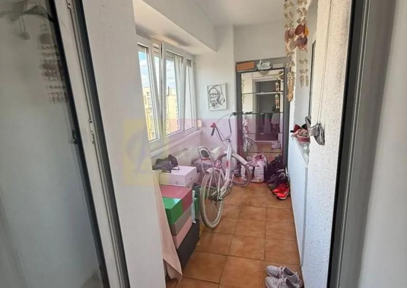 Apartament cu 3 camere decomandat, mobilat în Calea Călărașilor