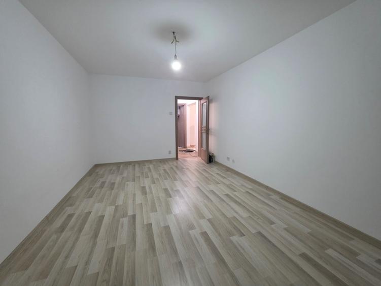 Apartament cu 3 camere decomandat în 1 Decembrie 1918