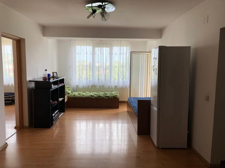 Apartament cu 3 camere decomandat în Dâmbul Rotund