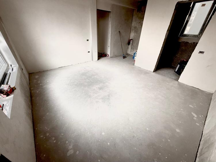 Duplex cu 5 camere cu Canalizare în Sud