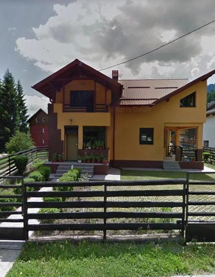 Casă cu 5 camere cu Teren 500 Mp în Palanca