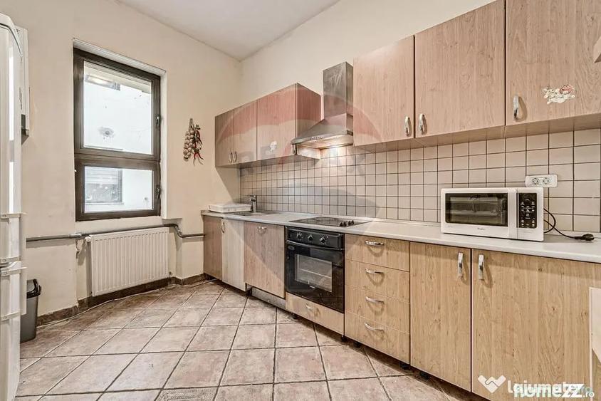Apartament cu 4 camere decomandat în Ultracentral
