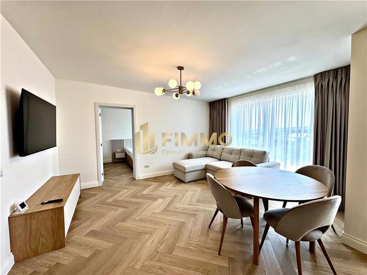 Apartament cu 2 camere semidecomandat, mobilat în Est