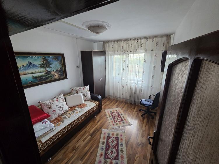 Apartament cu 2 camere decomandat în Craiter
