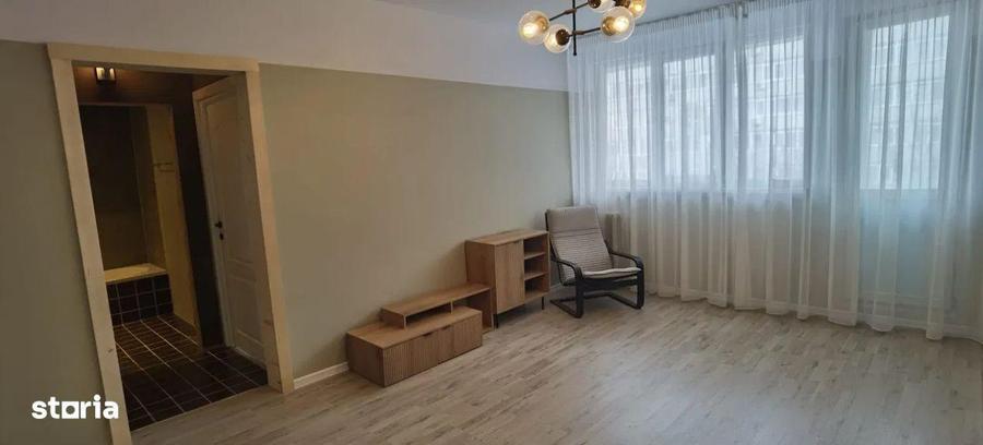 Apartament cu 2 camere semidecomandat, mobilat în 1 Mai