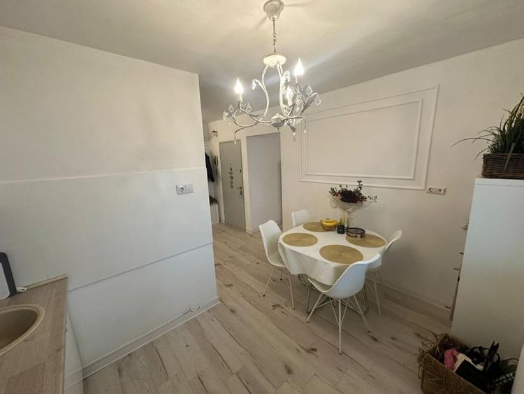 Apartament cu 3 camere decomandat, mobilat în Băneasa