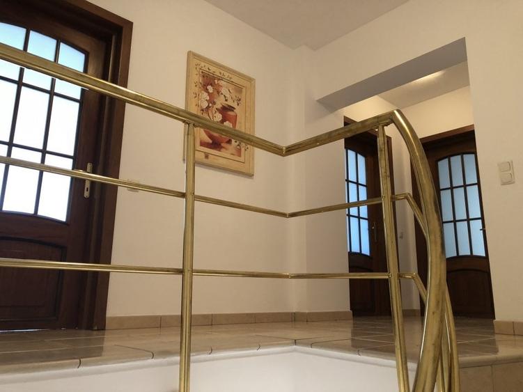 Apartament cu 3 camere decomandat, mobilat în Unirii