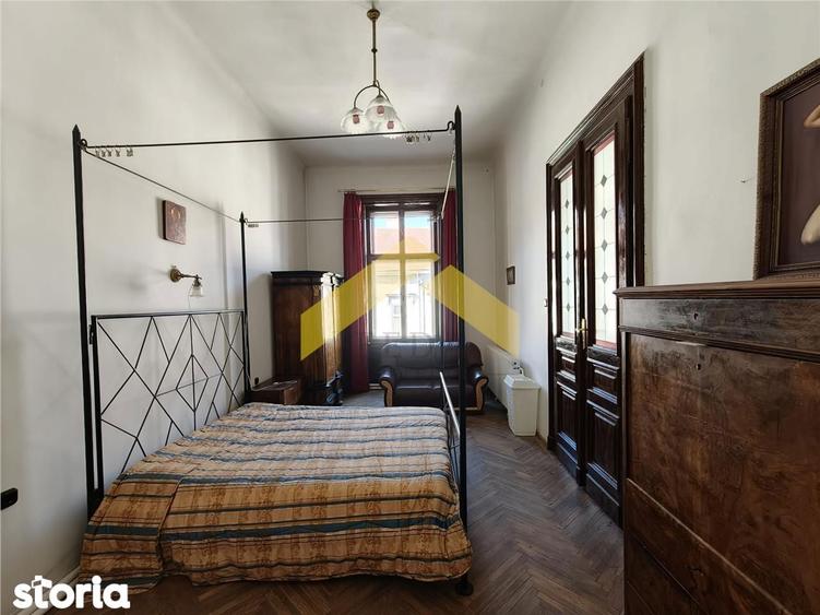 Apartament cu 4 camere semidecomandat în Malul Mureșului