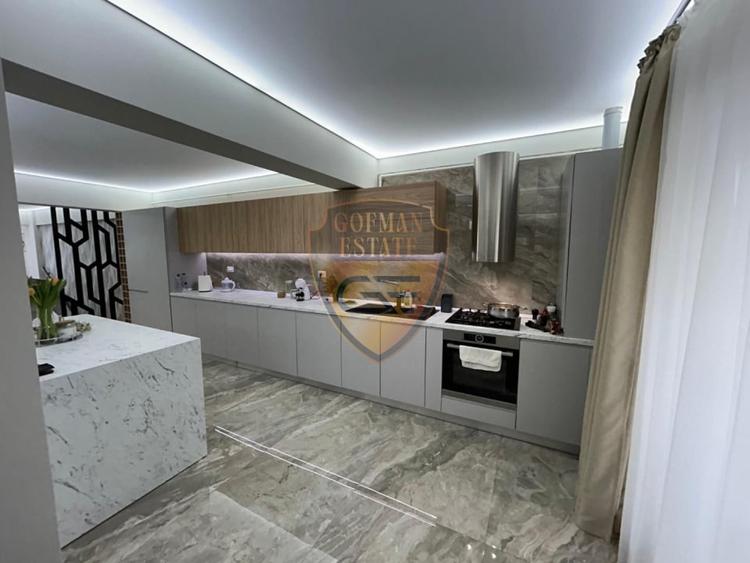 Apartament cu 4 camere decomandat în Mamaia-Sat