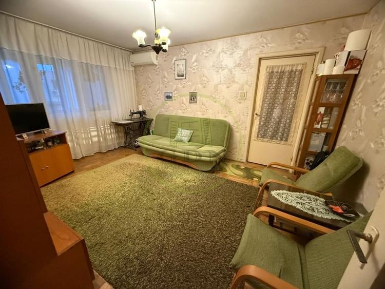 Apartament cu 2 camere semidecomandat, mobilat în Craiovița Nouă