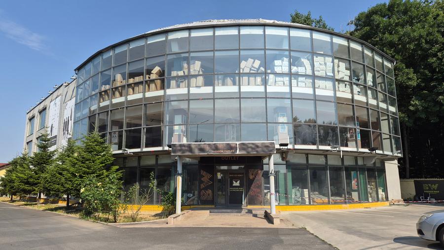 Spațiu comercial, de 2,752 mp, în Nord