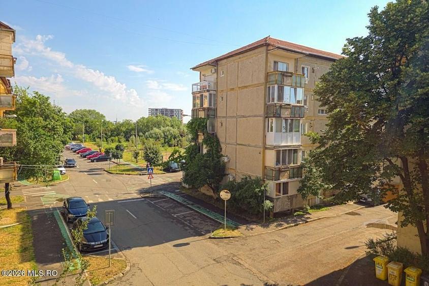 Apartament cu 3 camere decomandat în Soarelui