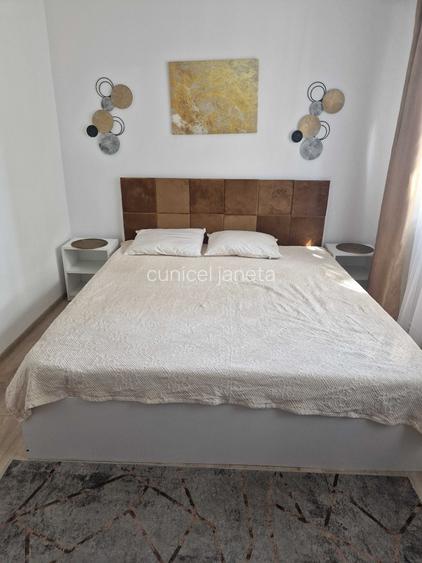 Ofer pentru inchiriere apartament confort 1 la faleza zona sud