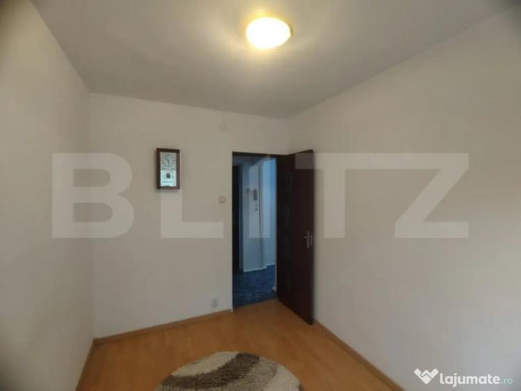 Apartament cu 3 camere semidecomandat în Alexandru cel Bun