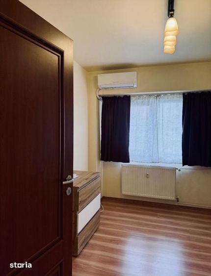 Apartament cu 3 camere decomandat în Ștefan cel Mare