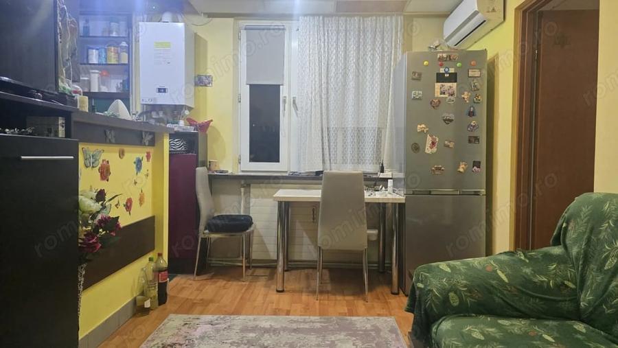 Apartament cu 3 camere semidecomandat în Dacia