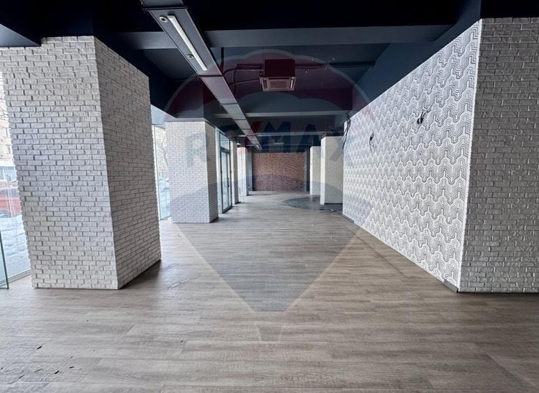 Spațiu comercial, de 272 mp, în Moșilor