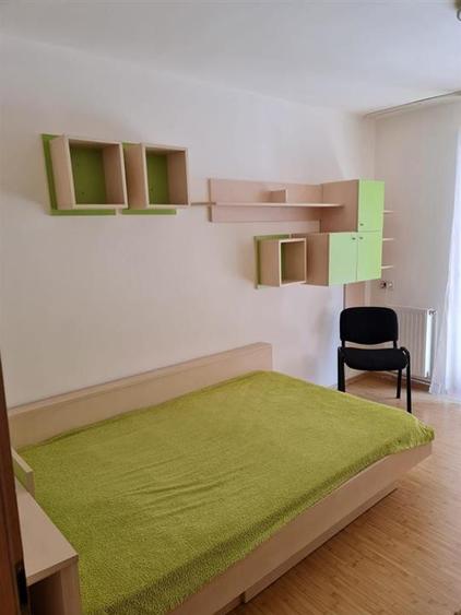 Casă individuală cu 5 camere cu Teren 400 Mp în Schei