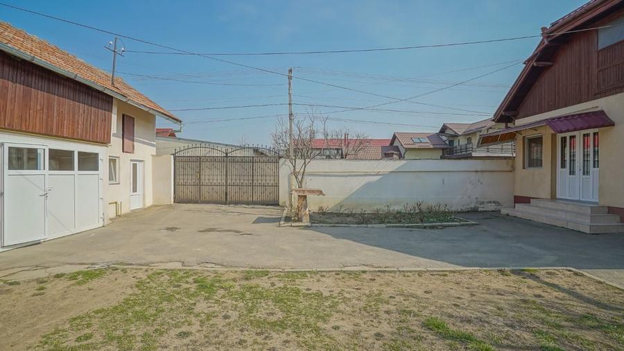 Casă cu 4 camere în Central