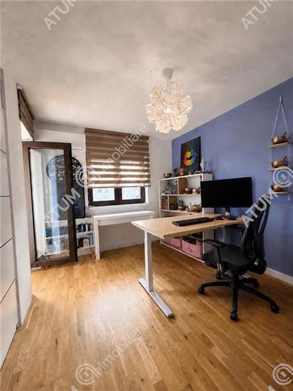 Duplex cu 5 camere cu Canalizare în Cristian