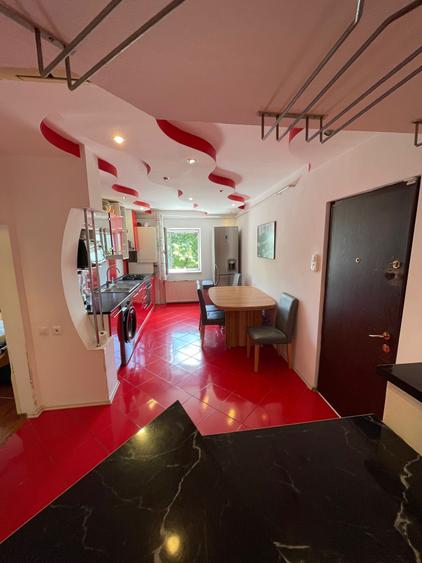 Apartament cu 3 camere decomandat în Central