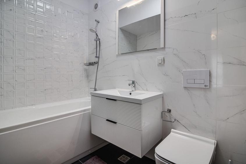 Apartament cu 3 camere semidecomandat în Pipera