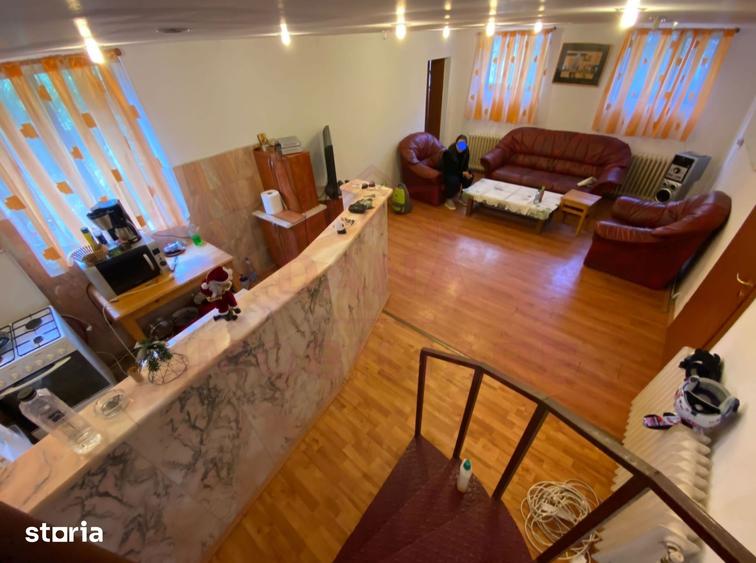 Casă cu 6 camere cu Teren 250 Mp în Turnu Ruieni
