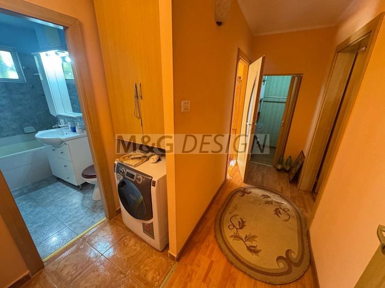 Apartament cu 3 camere decomandat, mobilat în Girocului