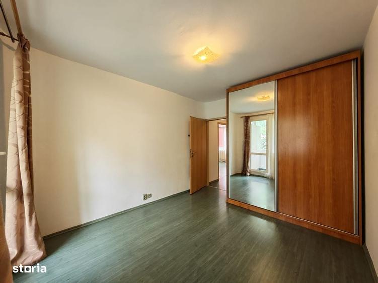 Apartament cu 3 camere semidecomandat în Drumul Taberei