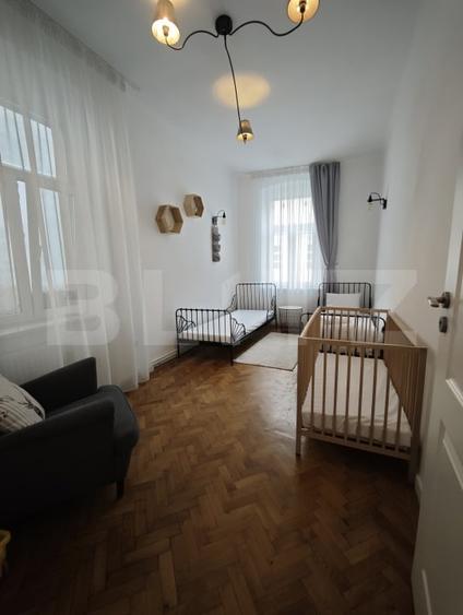 Casă cu 6 camere cu Canalizare în Ultracentral