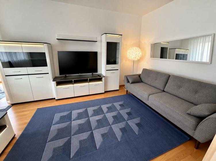 Apartament cu 3 camere decomandat, mobilat în Băneasa