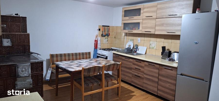 Casă cu 5 camere cu Teren 1150 Mp în Central