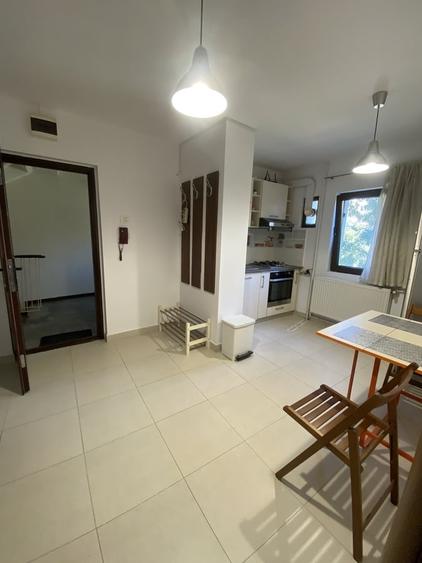Garsonieră decomandată în Muncii
