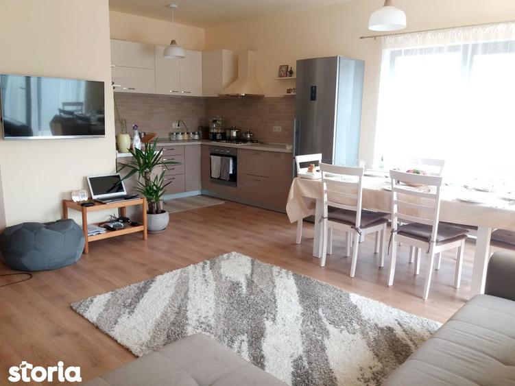 Casă cu 3 camere cu Canalizare în Apahida