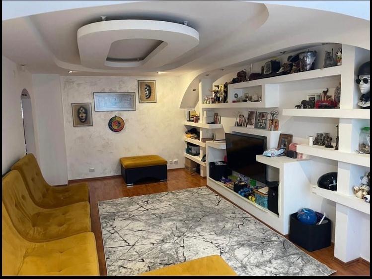 Apartament cu 3 camere decomandat în Central