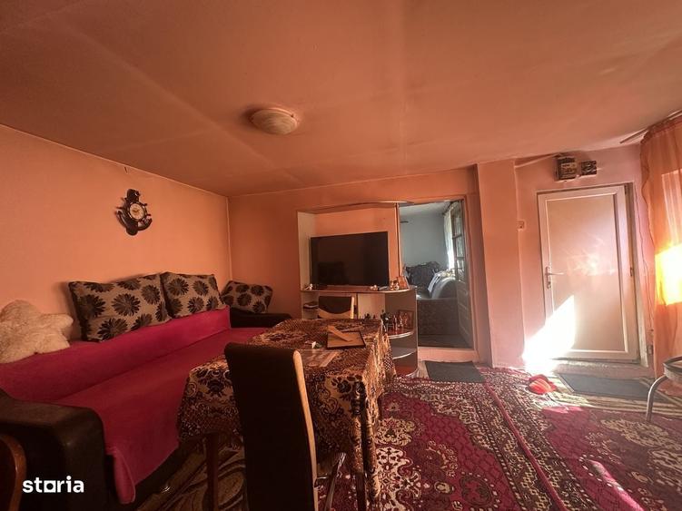 Casă cu 3 camere în Malu Roșu