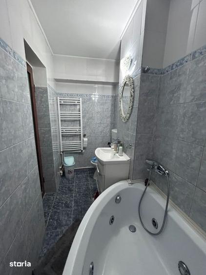 Apartament cu 3 camere decomandat, mobilat în Brăilița