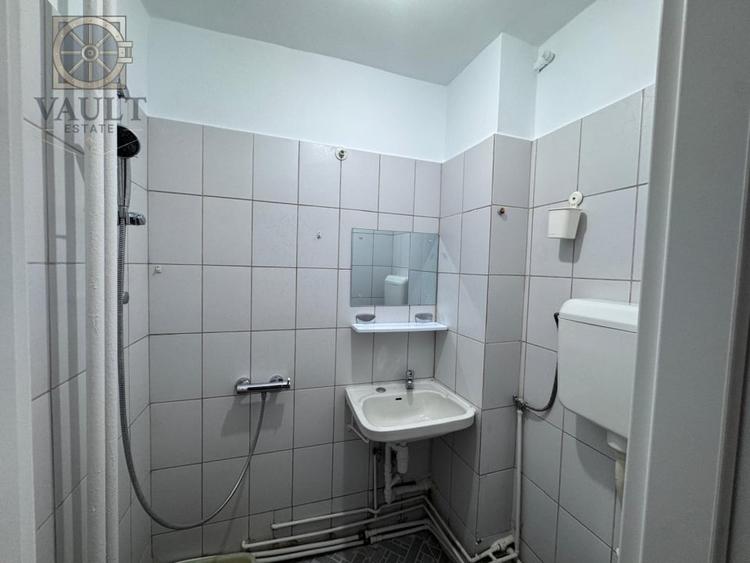 Apartament cu 4 camere decomandat în Tineretului