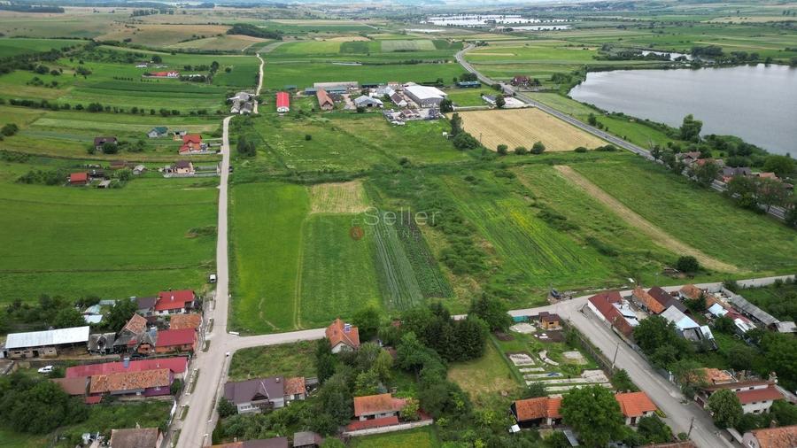 Teren Construcții intravilan de 1150 mp, în Rotbav