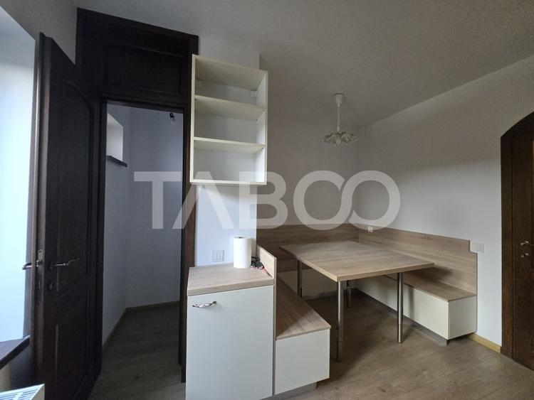 Duplex cu 5 camere cu Canalizare în Tineretului